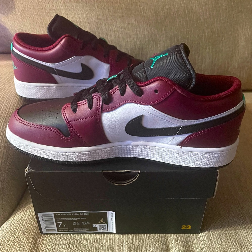 Air Jordan 1 Low Beetroot Roma Green